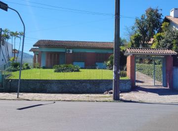 Casa · 220m² · 3 Quartos · 2 Vagas · Excelente casa com 3 dormitórios no bairro Imigrante sul em Campo Bom