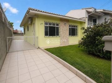 Casa · 83m² · 3 Quartos · 3 Vagas · Casa com 3 dormitórios e Edícula com 1 quarto em Barreiros