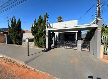 Foto 02 · CASA SEMIMOBILIADA COM PISCINA À VENDA NA VILA SÃO JOÃO, EM ARAPONGAS.