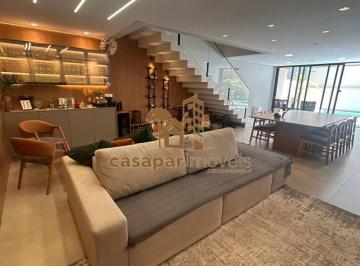 Casa · 226m² · 3 Quartos · 2 Vagas · Casa à venda no Universitário com 226m², 3 suítes e MOBILIADA com piscina