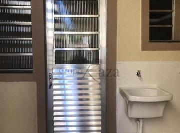 Apartamento · 12m² · 1 Quarto · Casa Kitnet em Jacareí