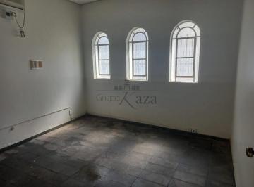 Comercial · 200m² · 2 Quartos · Casa - Centro - Jacareí - 2 Dormitórios - 80m².