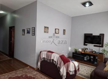 Casa · 213m² · 5 Quartos · 5 Vagas · Oportunidade - Casa Sobrado - Parque Residencial Flamboyant - 5 Dormitórios - 213m².
