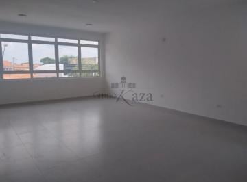 Comercial · 80m² · 4 Vagas · Oportunidade - Sala Comercial sobreloja - Bosque dos Eucaliptos - 80m².