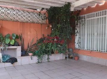 Casa en Aluguel de 3 quartos Caxingui · Casa com 3 quartos sendo 1 suite, 2 vagas de garagem, proximo do metro, aceita PET , quintal FL55