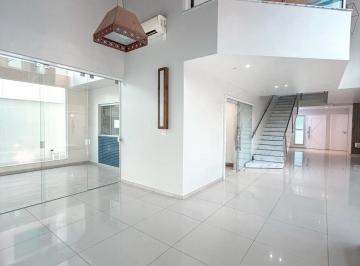 Casa en Venda de 6 quartos Centro · Venda - TRÍPLEX DE ALTO PADRÃO – Vila Fiori