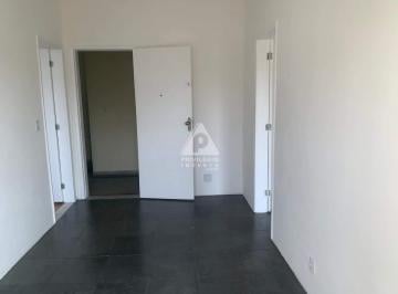 Apartamento · 35m² · 1 Quarto · Sala e suíte com varanda no Encantado – Rua Dois de Fevereiro.