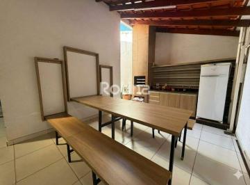 Casa · 100m² · 2 Quartos · 2 Vagas · Casa residencial à venda no Bairro Jardim Holanda – Uberlândia/MG | 2 quartos (1 suíte), 2 vagas
