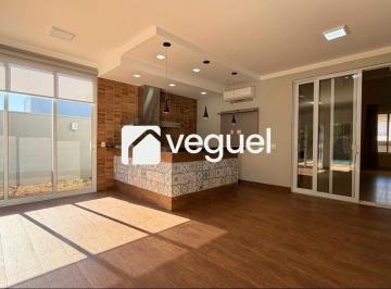 Casa · 258m² · 3 Quartos · 4 Vagas · Casa térrea de 258m² com 3 suítes para alugar no Alphaville em Ribeirão Preto/SP