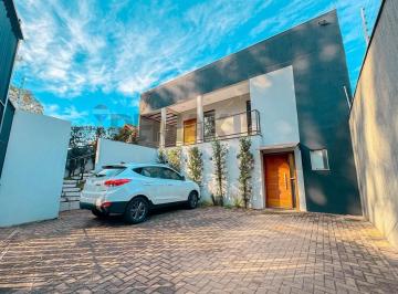 Casa · 225m² · 3 Quartos · Casa assobradada à venda com piscina e área gourmet em localização privilegiada no Jardim Presidente