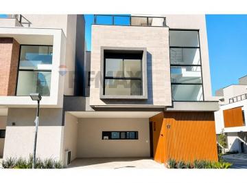Apartamento · 216m² · 3 Quartos · 2 Vagas · Triplex em Condomínio com 3 Suítes no Bacacheri
