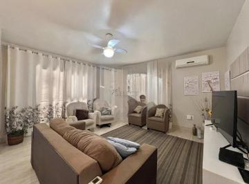 Casa · 244m² · 5 Quartos · 3 Vagas · Duas casas