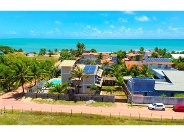 Casa · 220m² · 4 Quartos · 7 Vagas · Casa na Praia de Tabatinga: Seu Paraíso Particular!