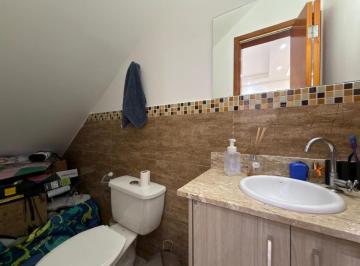 3bc7aae2-4630-4c96-8ee4-ce72d76df854 · Casa no condomínio Residencial Carmel para venda com 2 quartos, sendo 2 suítes, 60m²