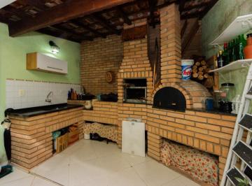 dc7460c8-62aa-4817-9e3f-fbb16a71e4d9 · Agradável casa em condomínio para venda com 2 quartos, sendo 1 suíte, 93m²