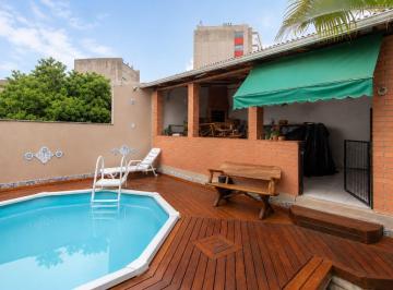 Casa · 165m² · 3 Quartos · 1 Vaga · Casa semimobiliada com 3 dormitórios, suíte e espaço gourmet em Santa Tereza – Porto Alegre