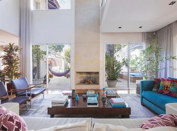 Casa · 575m² · 4 Quartos · 3 Vagas · Casa de alto Padrão em condomínio no Brooklin com piscina.