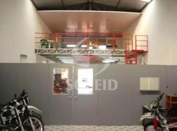Comercial · 300m² · 2 Vagas · Galpão c/ 300m² e alta visibilidade para sua empresa