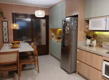 Apartamento · 121m² · 3 Quartos · 2 Vagas · Apartamento com amplo terraço no bairro Panazzolo, com 3 quartos