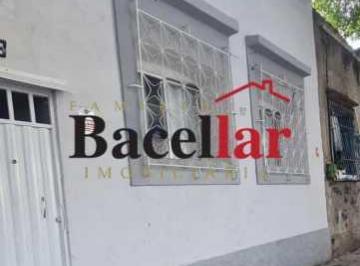 Casa · 66m² · 4 Quartos · Apartamento : / Residencial / Praça da Bandeira