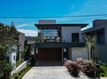 Casa · 287m² · 4 Quartos · 4 Vagas · Luxo e Praticidade: Mansão Porteira Fechada no Campos do Conde, 287,00m², 4 suítes.