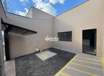 Casa · 125m² · 2 Quartos · 1 Vaga · Casa residencial com 2 quartos sendo 1 suíte, disponível para locação no bairro Laranjeiras em Uberl