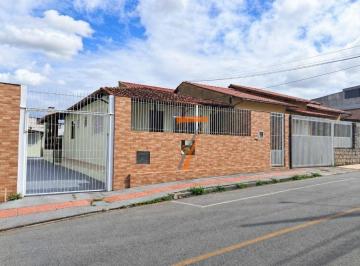 1bd65e82653cd0c1a1c45355e938c62a80fdc829 · Casa com 3 dormitórios para alugar, 57 m² por R$ 4.325,00/mês - Bela Vista - São José/SC