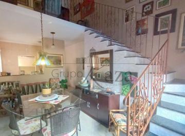 Casa · 95m² · 3 Quartos · 2 Vagas · Casa Sobrado Geminada - Jardim das Industrias - 3 Dormitórios - 135,80m².