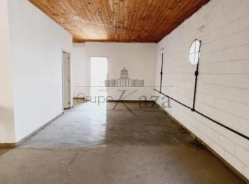 Comercial · 150m² · 3 Quartos · 1 Vaga · Oportunidade - Casa - Bosque dos Eucaliptos - 3 Dormitórios - 150m².