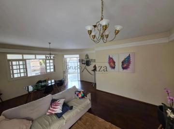 Casa · 144m² · 4 Quartos · 5 Vagas · Oportunidade - Casa - Jardim das Industrias - 4 Dormitórios - 144m²