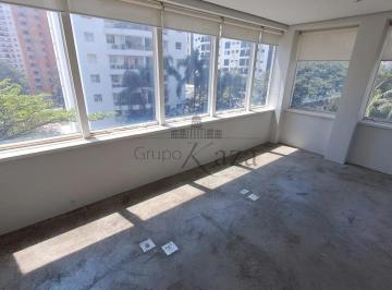 Comercial · 99m² · 3 Vagas · Conjunto Comercial - Itaim Bibi - 98m².