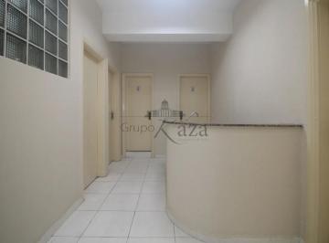 Comercial · 165m² · 3 Quartos · Conjunto Comercial - 3 Salas - Republica - 165m².