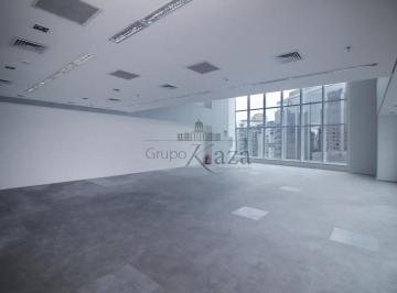 Comercial · 604m² · 13 Quartos · 15 Vagas · Conjunto Comercial Tríplex - Vila Olímpia - 603m².