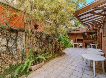 Casa · 257m² · 4 Quartos · 3 Vagas · Excelente Sobrado - Região Nobre - Alto de Pinheiros - 4 Dormitórios - 3 Suítes