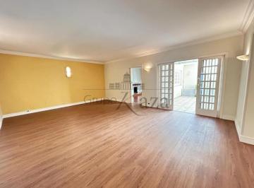 Casa · 350m² · 3 Quartos · 4 Vagas · Casa - Jardim Luzitânia - 3 Suítes - 350m².