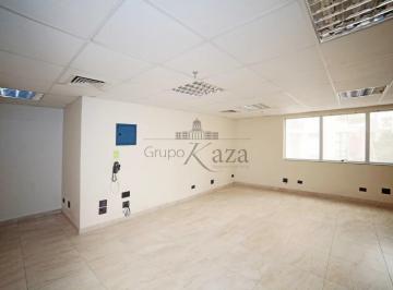 Comercial · 70m² · 2 Vagas · Conjunto Comercia - Itaim Bibi - 70m².