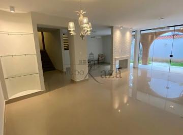 Casa · 307m² · 4 Quartos · 4 Vagas · Casa Condomínio - Jardim das Colinas - 540m² - 4 Dormitórios.