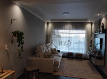 Casa · 188m² · 3 Quartos · 2 Vagas · Casa Sobrado - Jardim Nova Florida - 188m² - 3 Dormitórios.