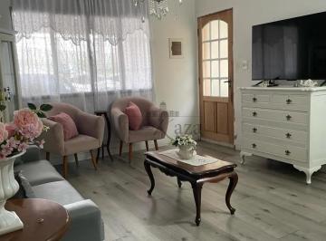 Casa · 150m² · 4 Quartos · 2 Vagas · Oportunidade - Casa Sobrado - Vila Aprazível - Jacareí - 3 Dormitórios - 150m² -