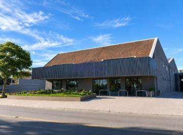 Comercial · 330m² · 4 Vagas · Sala comercial com 330 m2 para locacao no Pilarzinho