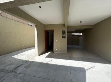 fl5jbve2ogm4yja1nzhhowrm_md · Sobrado Triplex à venda com 2 suítes, 90 m², no Vila Ligya, Guarujá/SP.