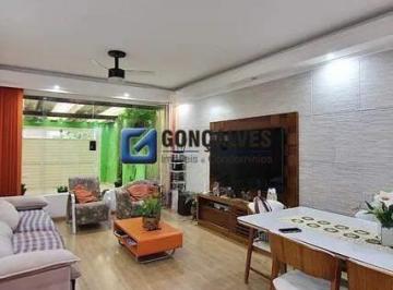 Casa · 244m² · 4 Quartos · 2 Vagas · Casa para Aluguel na Vila Lusitânia – 4 Quartos (1 Suíte), Piscina e Churrasqueira