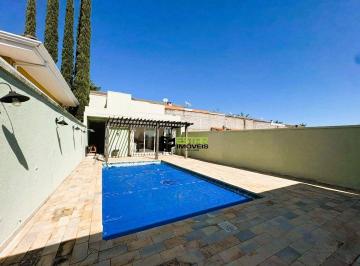 4daaa7e76b57c5236cc3b167ce2c59e0e9ac1b4c · Casa com piscina aquecida próxima à Alameda Lucas | 3 suítes, espaço gourmet e 4 vagas