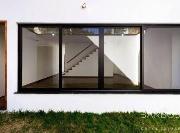 Casa · 186m² · 4 Quartos · 2 Vagas · Vila Ipojuca Venda - 4 Suítes - 2 Vagas - 186 m²