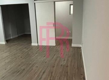 Comercial · 57m² · Sala comercial para locação no Centro de Balneário Camboriú.