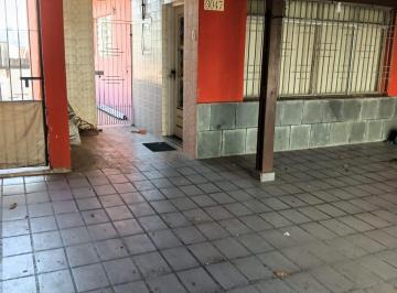 Casa de 4 quartos, Santo André · IMOVEL COM 2 CASAS A VENDA EM AVENIDA
