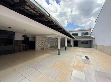 Casa de 4 quartos, Brasília · Sobrado em Lote de 340 m² - QNE 19 | Taguatinga Norte