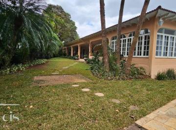 Casa · 350m² · 4 Quartos · 10 Vagas · EXCELENTE CASA TÉRREA EM ALPHAVILLE, 4 SUÍTES, SEMI MOBILIADA, MUITO VERDE