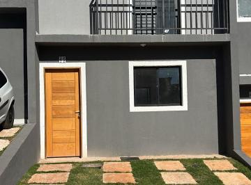 Casa de 3 quartos, Cotia · Casa em Condomínio | Veículo na Entrada