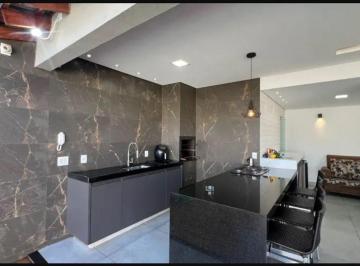 Casa de 3 quartos, Carapicuíba · Casa de 190 m² com 3 quartos à venda no Jardim das Belezas